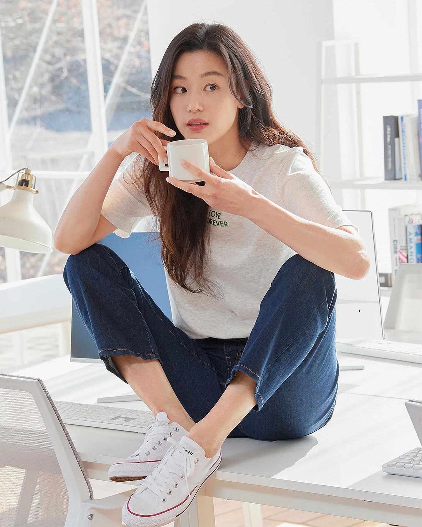 역시 진리의 조합👖❤️@예뻐
지오다노 x 전지현🤍👗최애 코디모음 이미지2