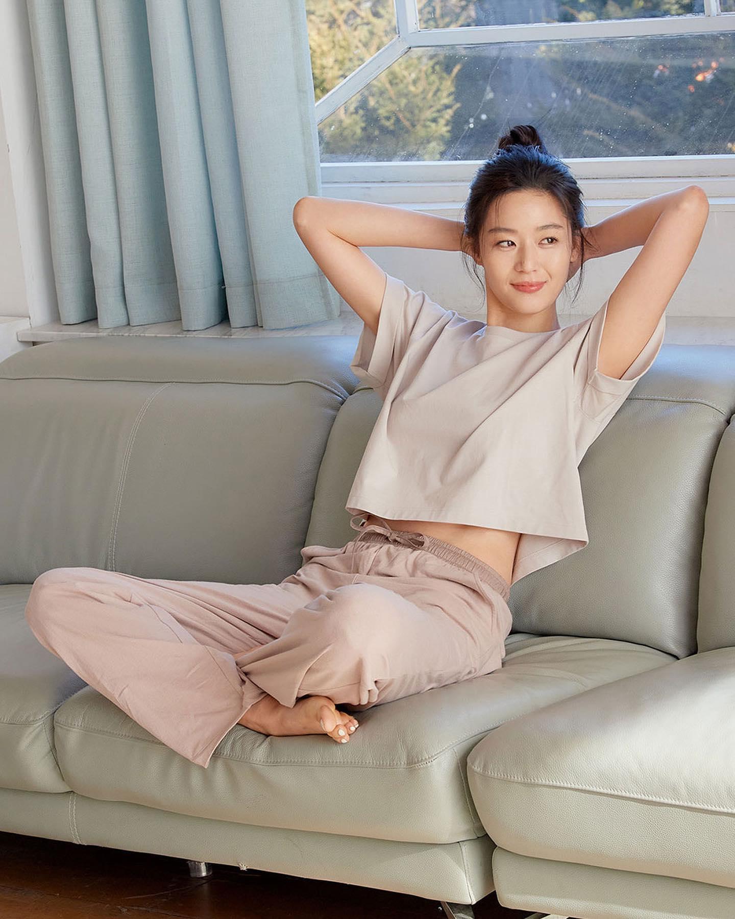 역시 진리의 조합👖❤️@예뻐
지오다노 x 전지현🤍👗최애 코디모음 이미지7