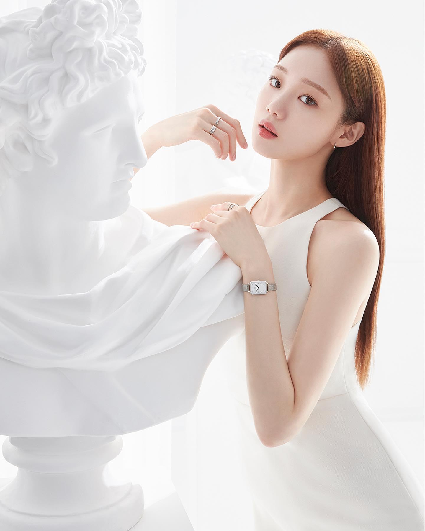 다니엘웰링턴 x 이성경🤍🖤예뻐
클래식하고 세련된 조합💛⏱ #광고 #다니엘웰링턴 이미지4