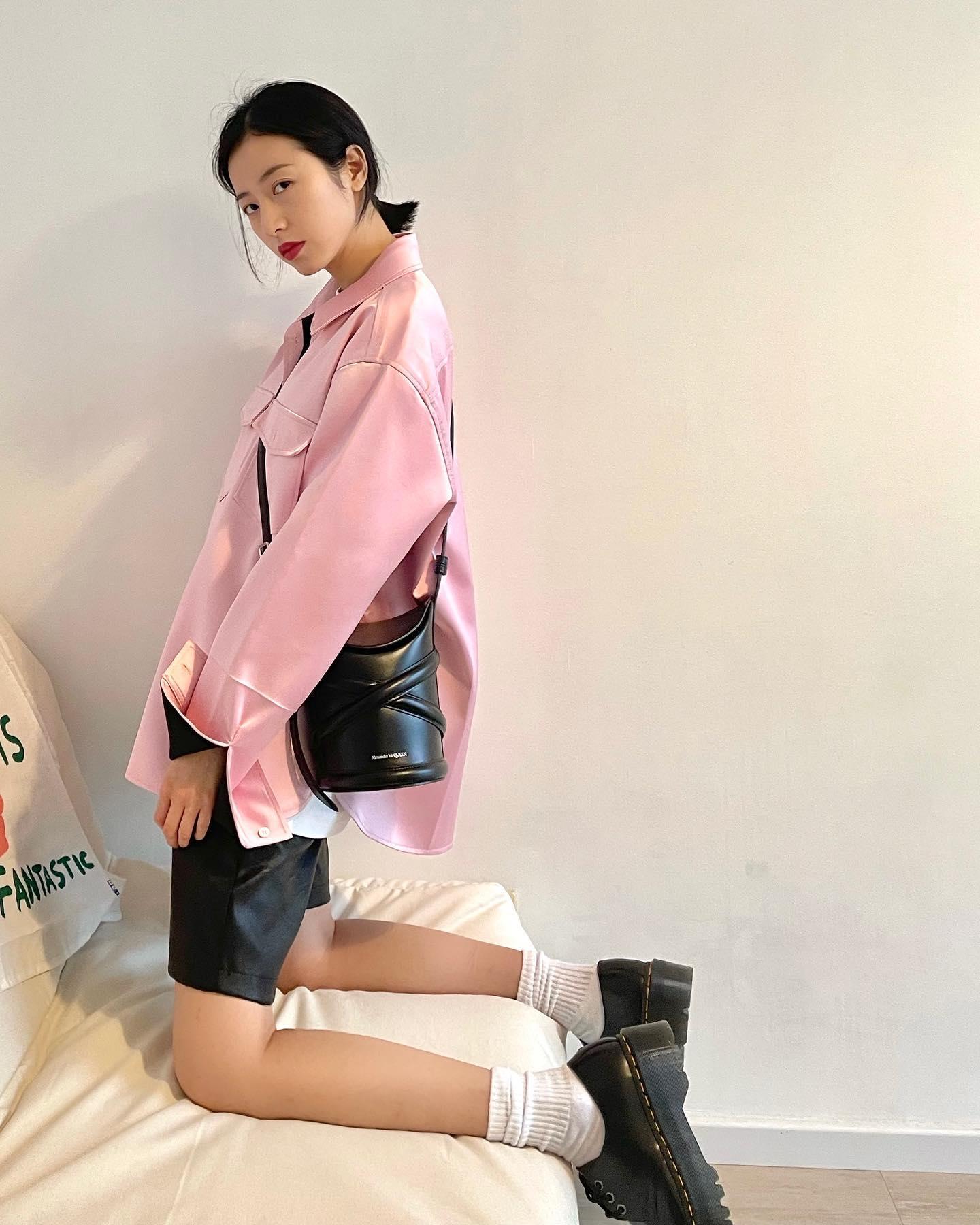 여름 데일리 버킷백🖤🤍커브백 이미지6