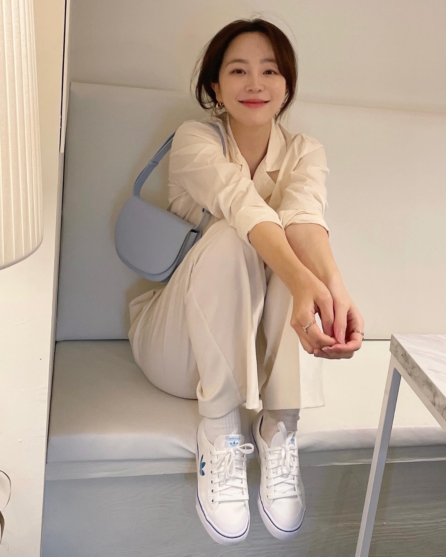 요즘 이뿌💙🤍니짜 @스카이블루
JD x 아디다스 콜라보📦🔥 #광고 #JD스포츠 이미지6