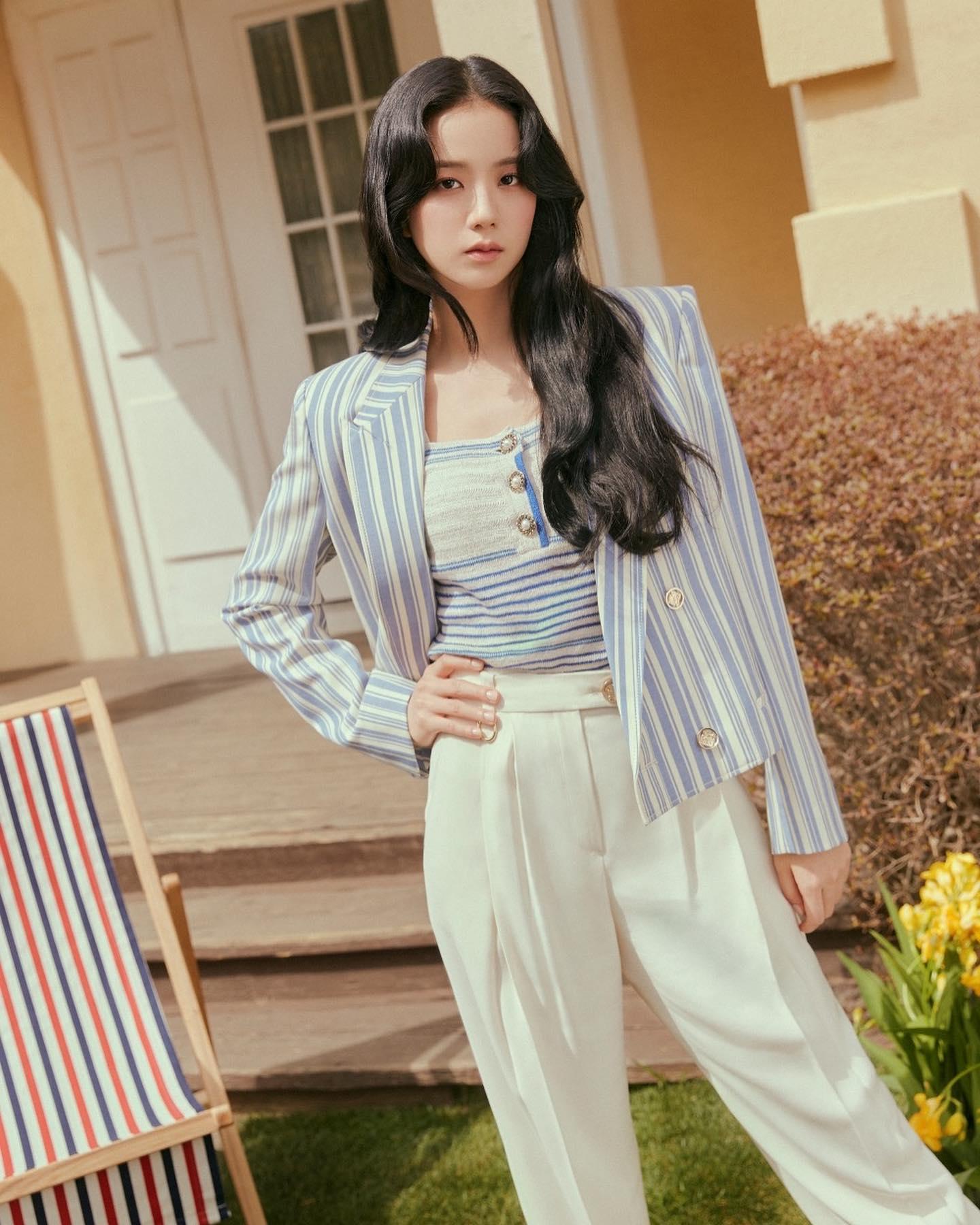 너무 예뻐👗👖여친룩 지수 코디 
포러데이 미샤 x 지수💙🤍조합 @참고해 이미지5