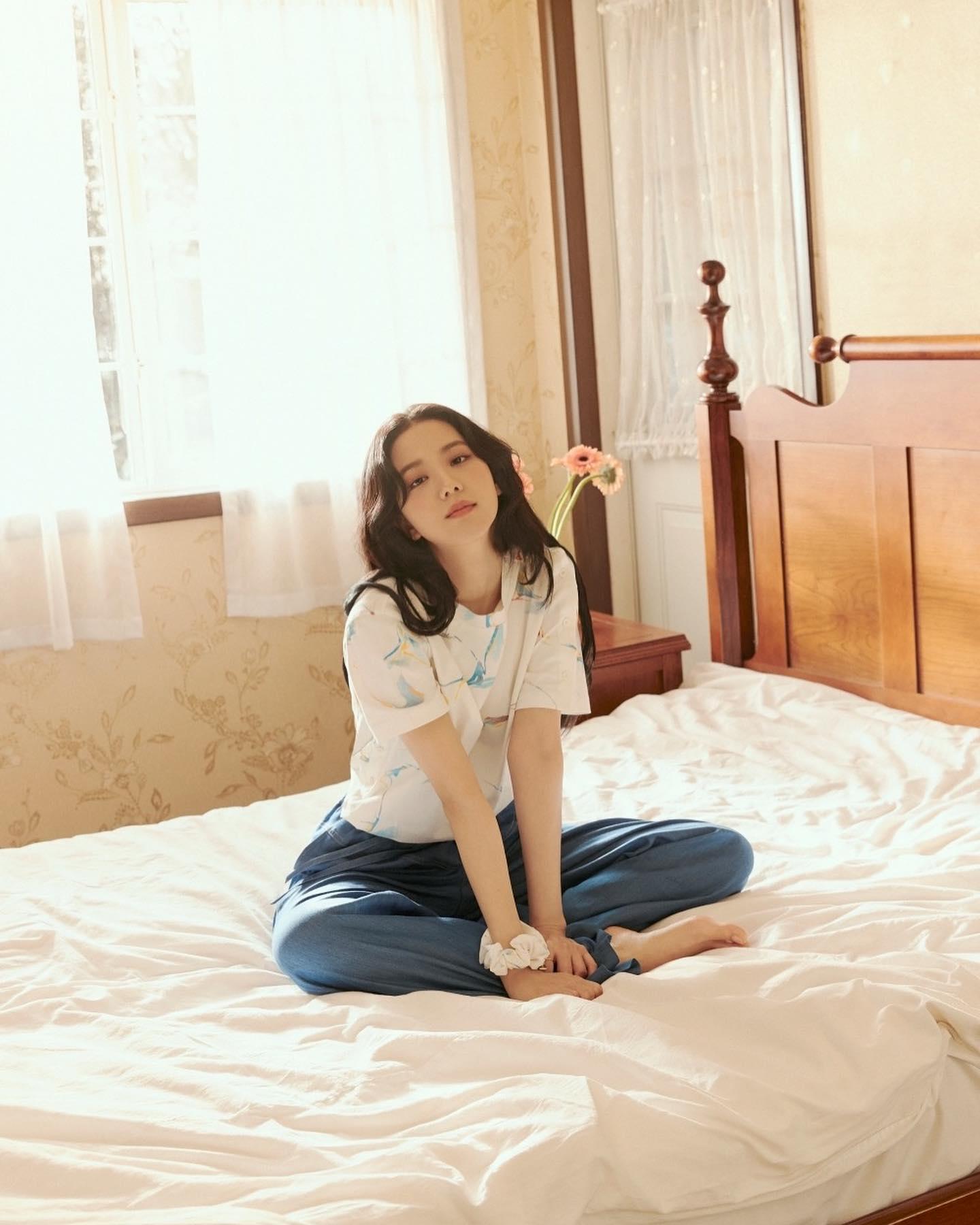너무 예뻐👗👖여친룩 지수 코디 
포러데이 미샤 x 지수💙🤍조합 @참고해 이미지10
