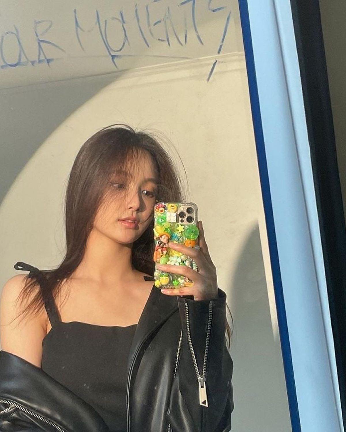 우수에 찬 연우의 일상 무드🖤 이미지4