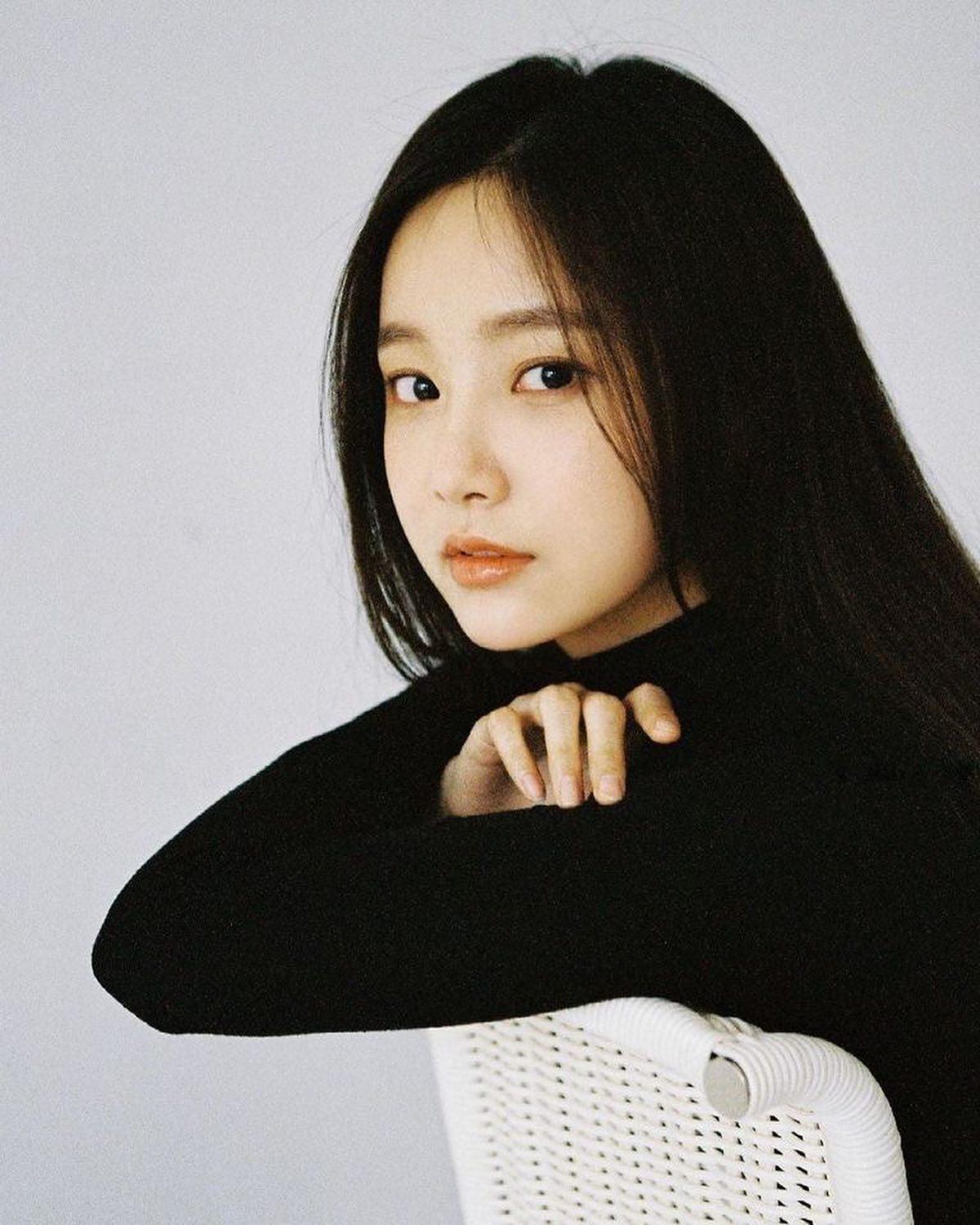 우수에 찬 연우의 일상 무드🖤 이미지5