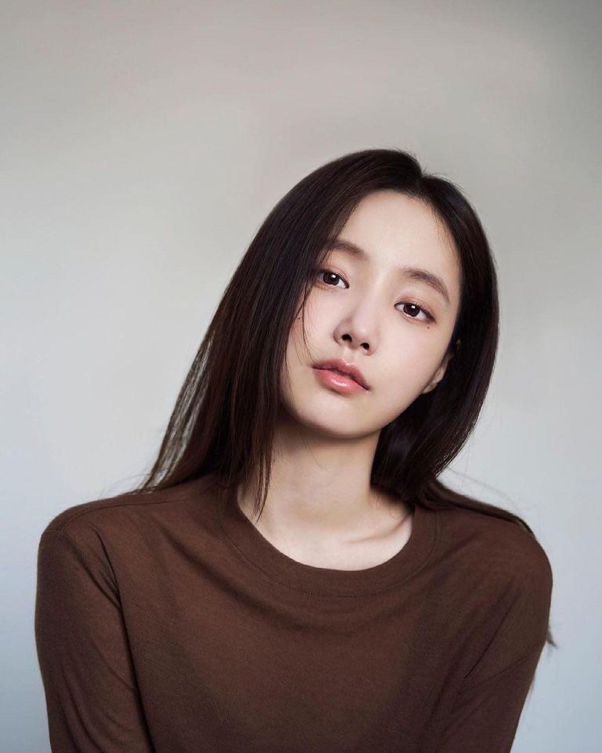 우수에 찬 연우의 일상 무드🖤 이미지7