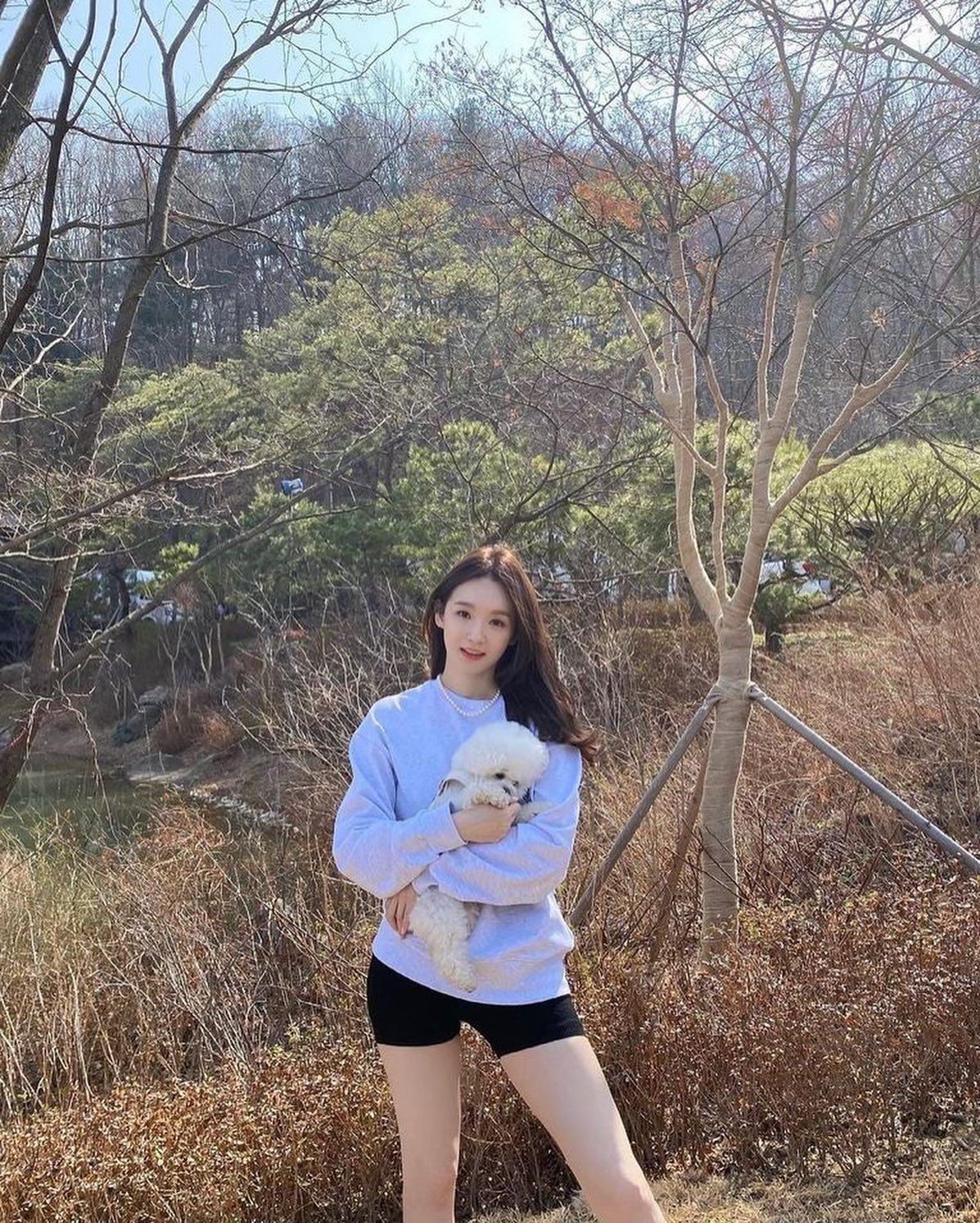 세월도 피해가는💖행동파 민경언니 이미지2