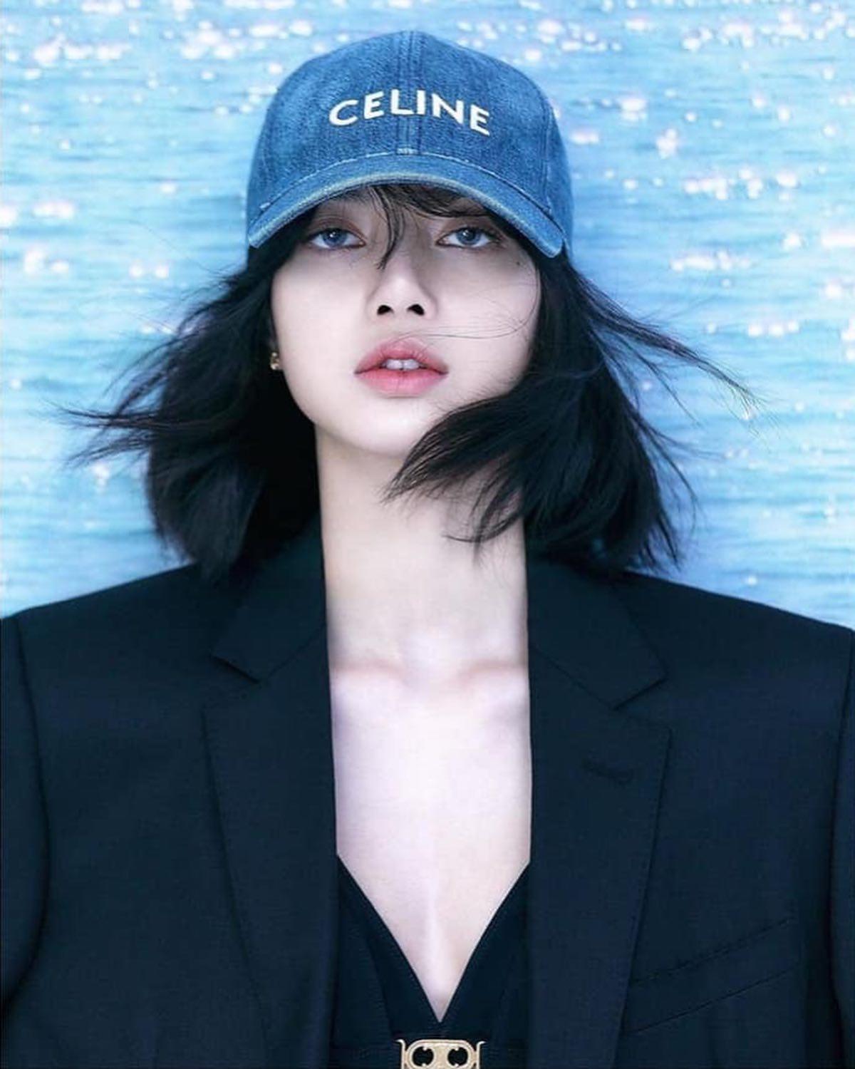 셀린느 패션은 역시 리사🧢🖤 이미지