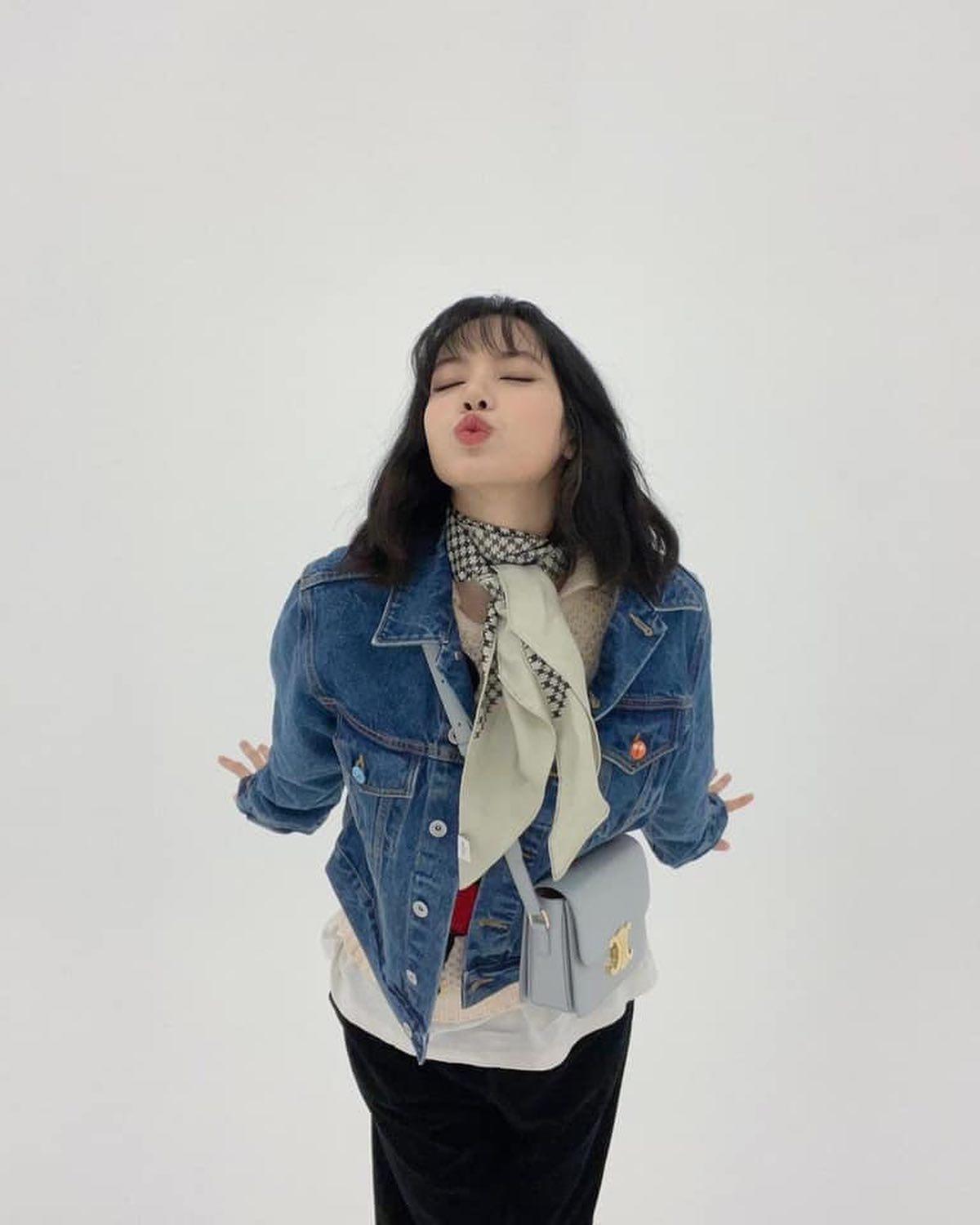 셀린느 패션은 역시 리사🧢🖤 이미지4