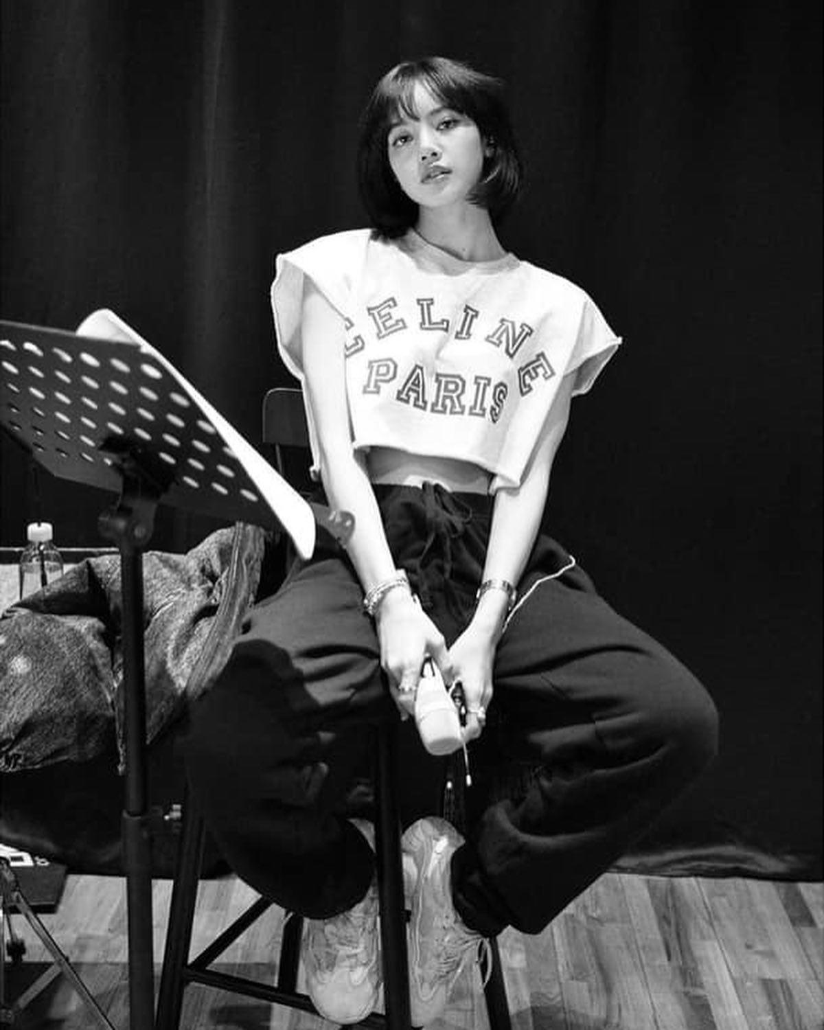 셀린느 패션은 역시 리사🧢🖤 이미지7