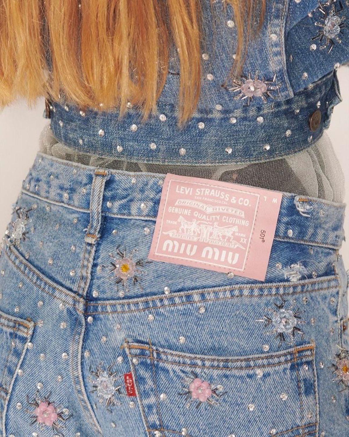 리바이스 핑크탭은 못참지!💖 이미지