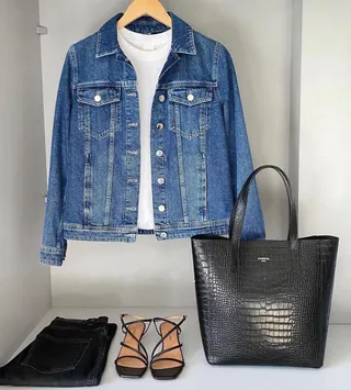 내일 입을 옷 준비🤵🏻♀️👖👏🏻 이미지
