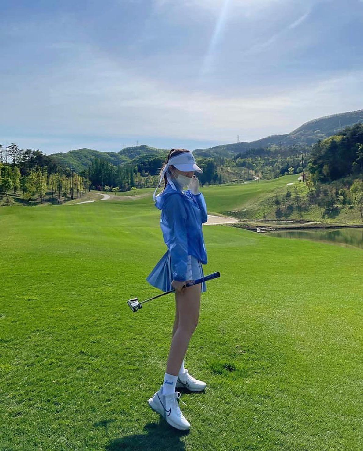 골프웨어가 찰떡인 효민 @참고⛳️ 이미지