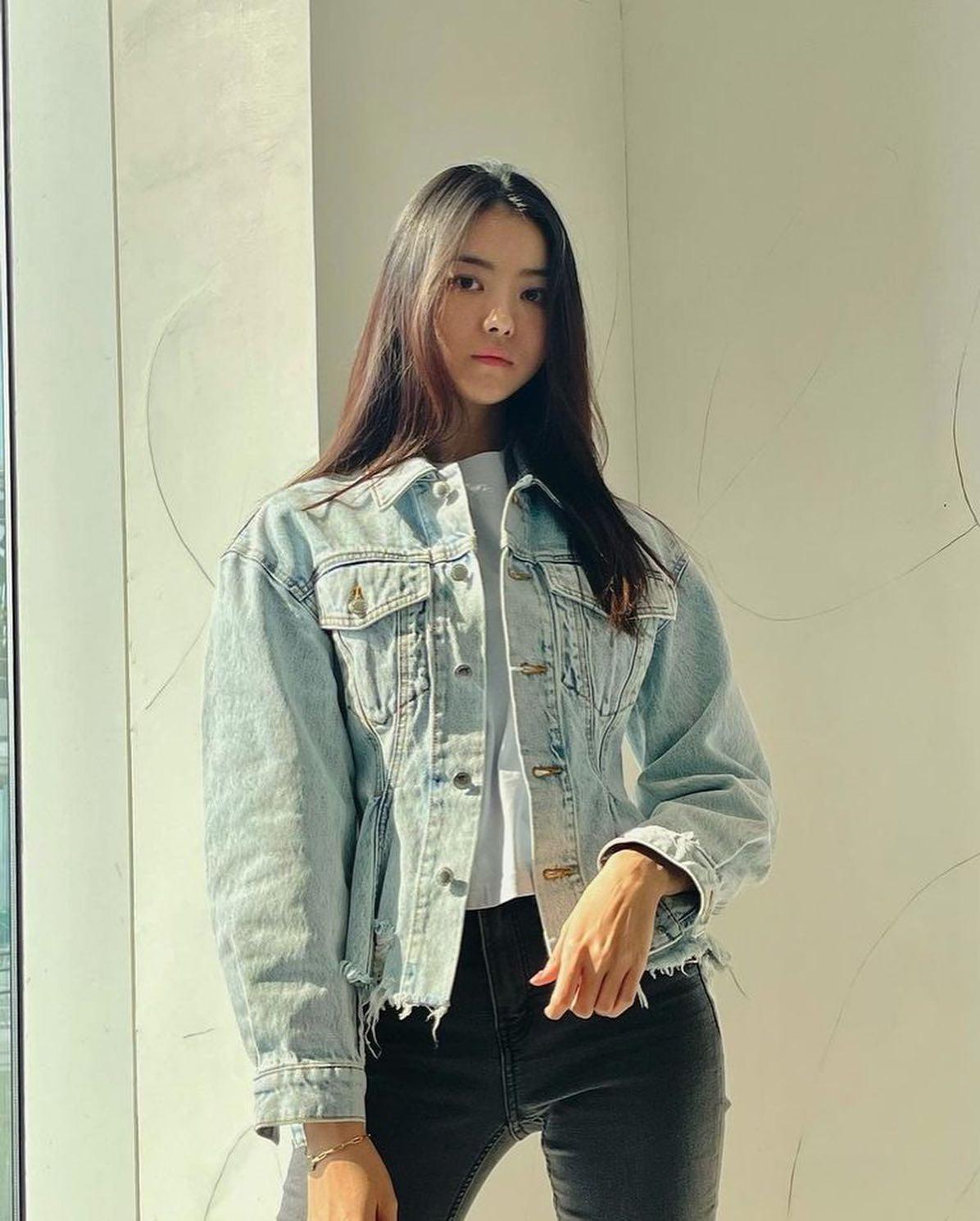 하늘하늘 청순한 임나영의 봄🌿 이미지3