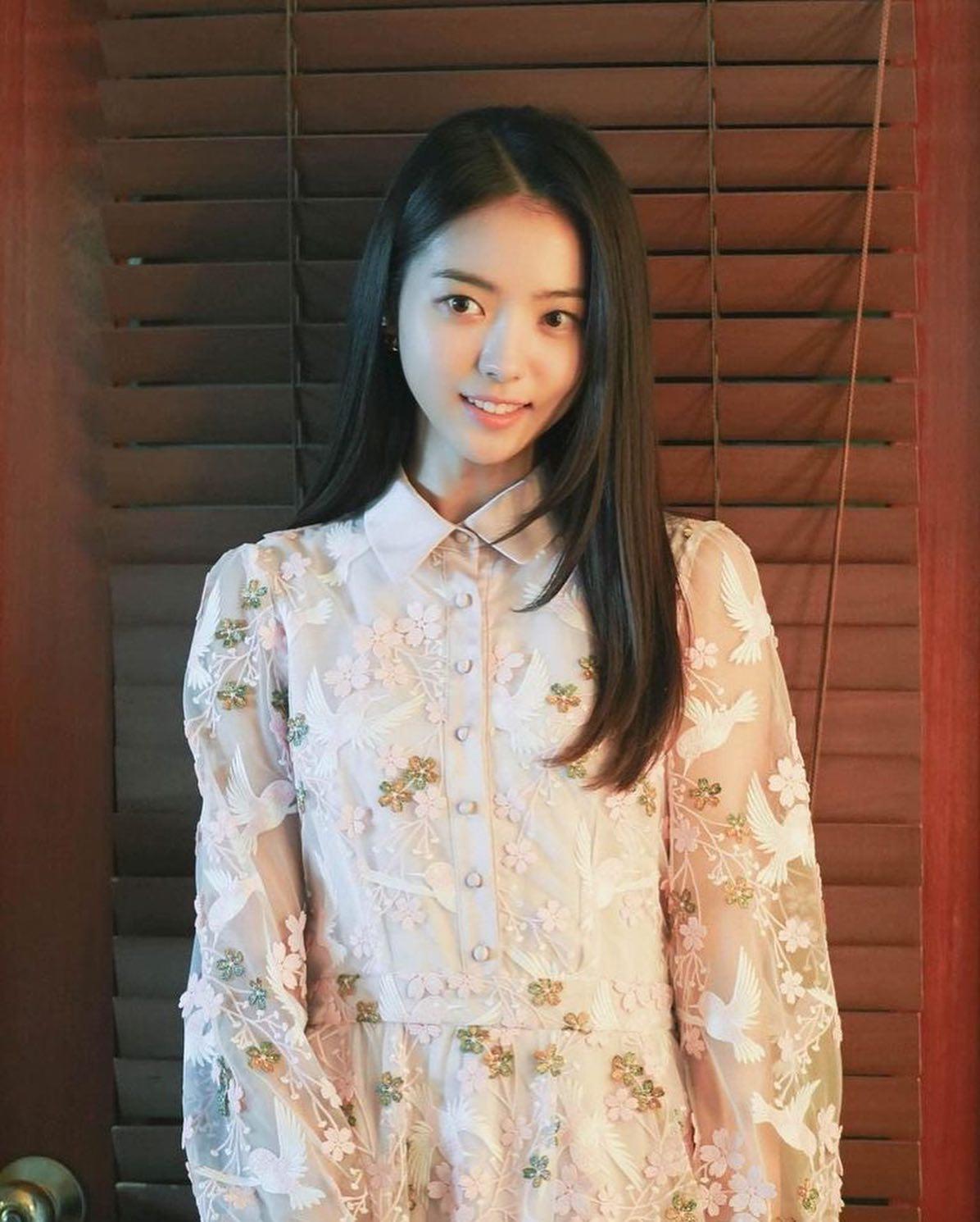 하늘하늘 청순한 임나영의 봄🌿 이미지10