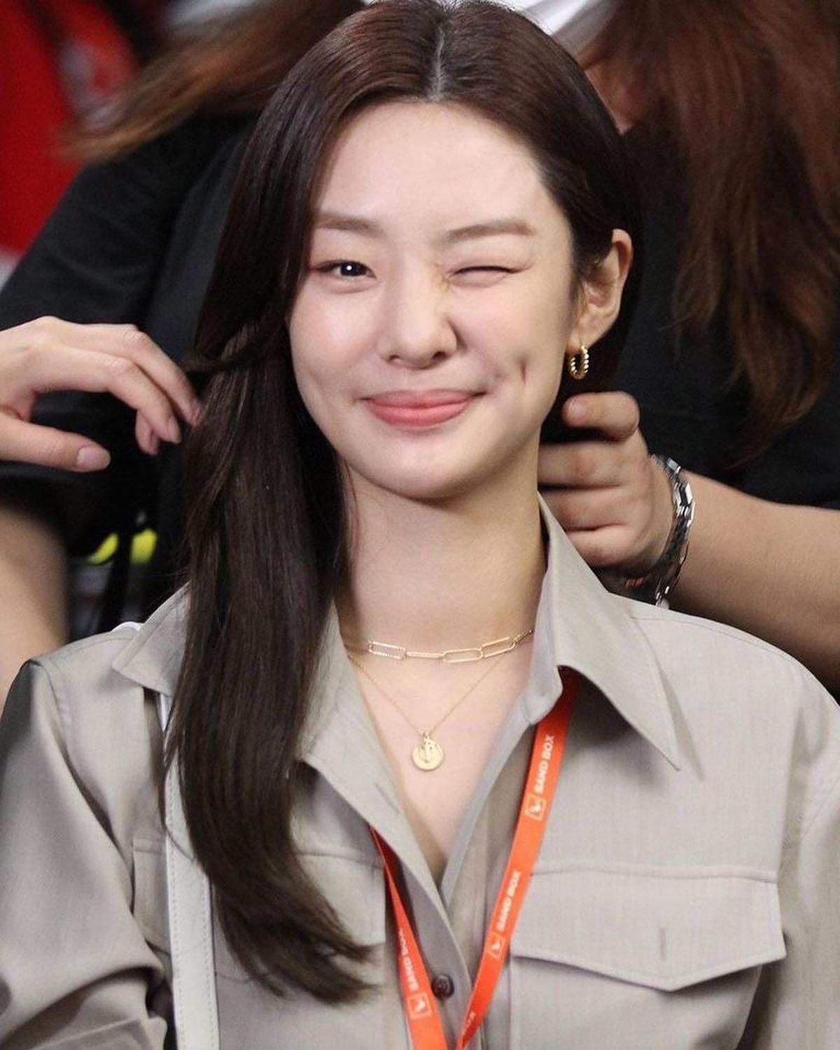 배우 이정아의 세련된 동양미♥️ 이미지