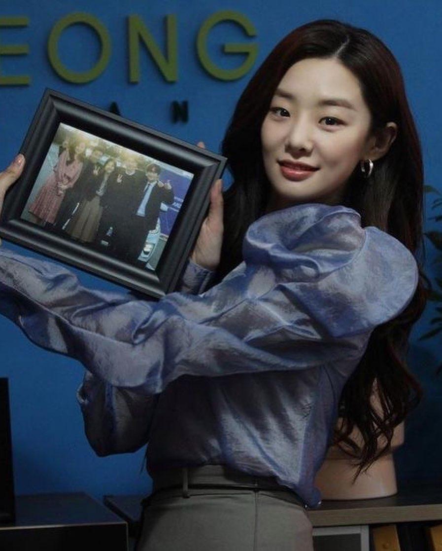 배우 이정아의 세련된 동양미♥️ 이미지2