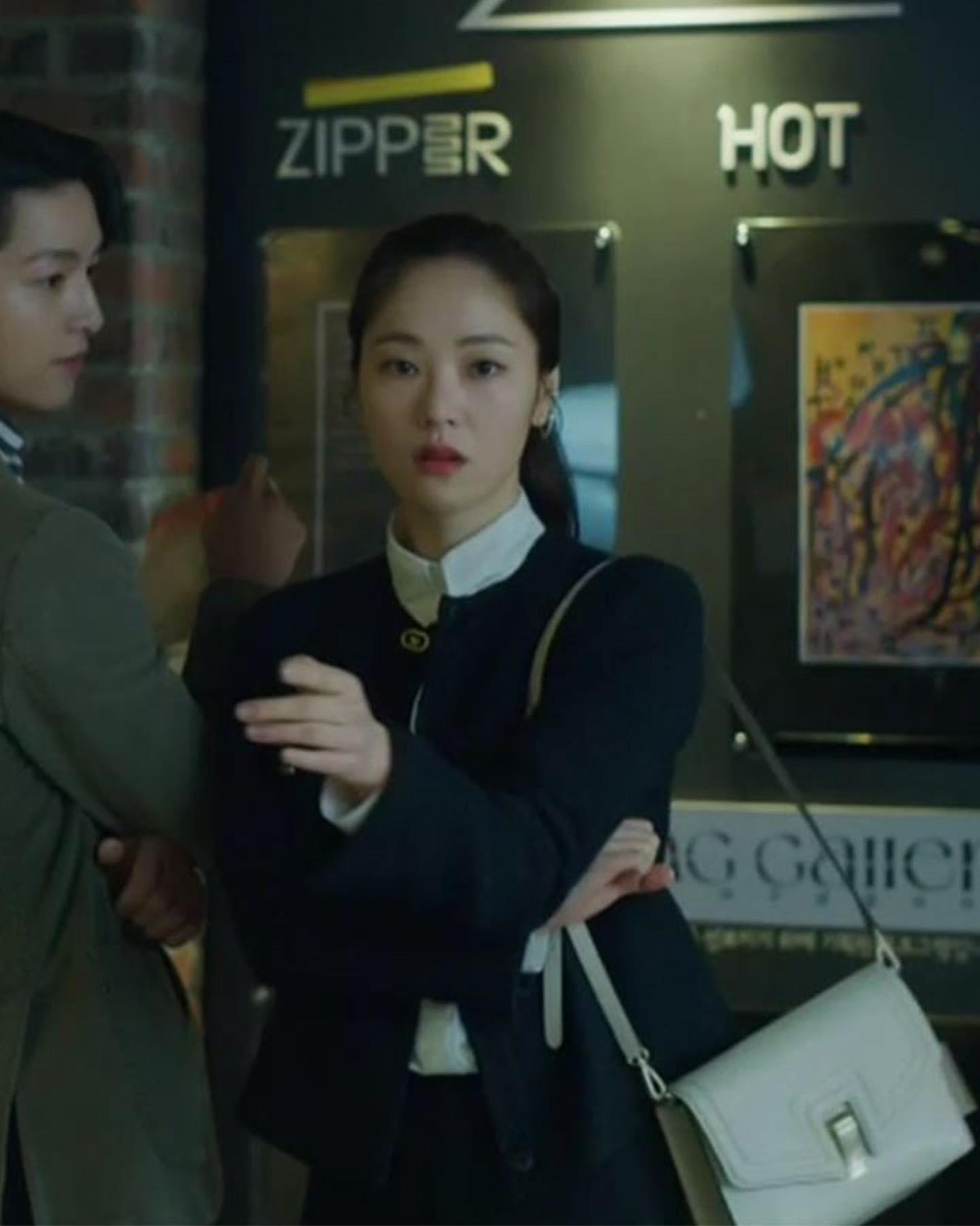 아름다운 누아르😎👜전여빈 룩 이미지4