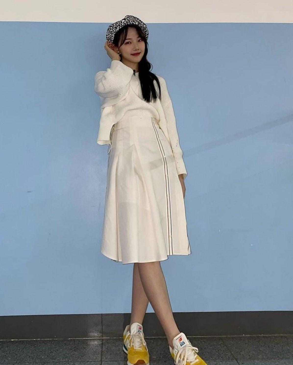 꽃샘추위 녹이는 예린 눈웃음🧡 이미지5
