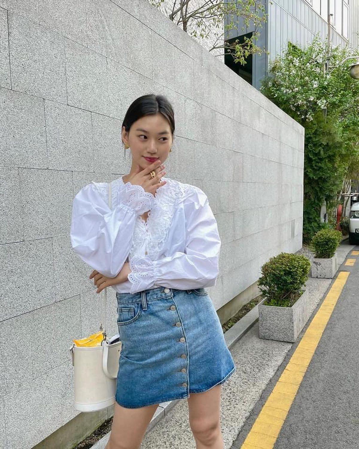화이트 셔츠에 데님🤍+👖 이미지