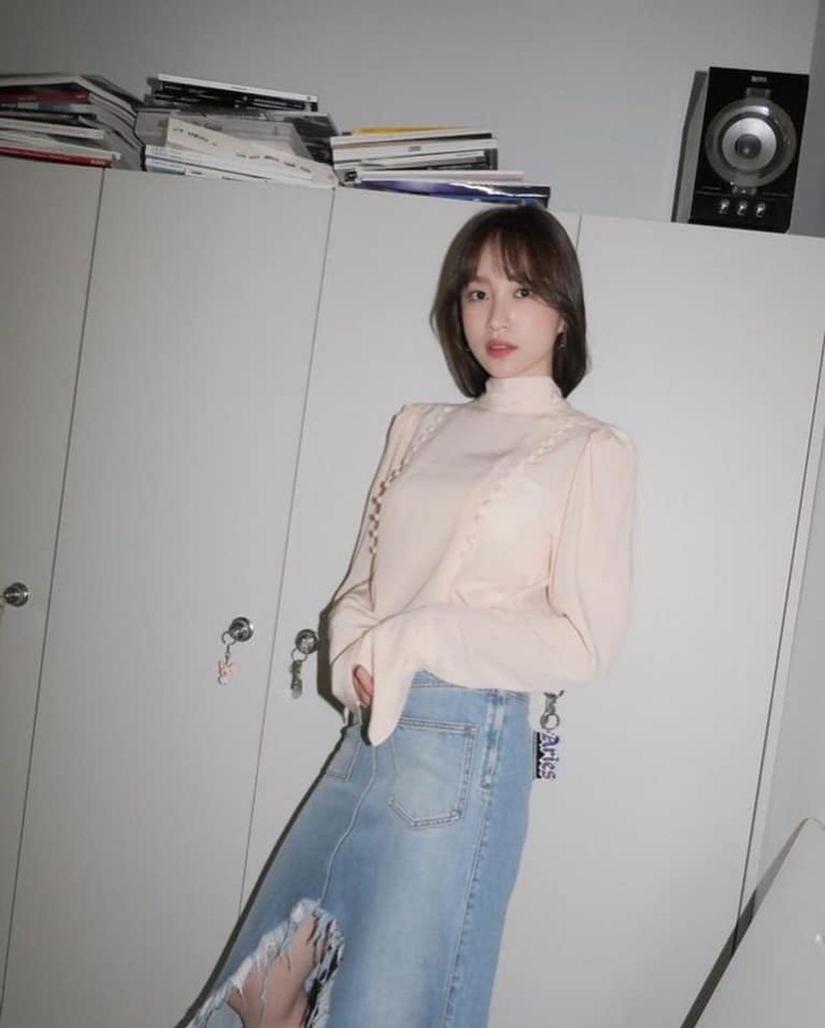 화이트 셔츠에 데님🤍+👖 이미지