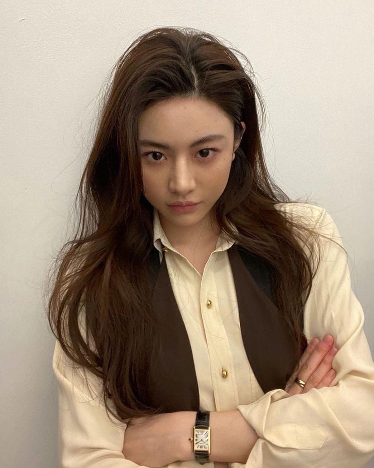 지나칠수 없는 윤정언니 미모🤦🏻‍♀️ 이미지