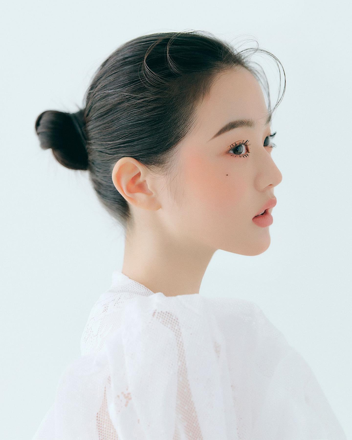 요즘 최애 비주얼💄장원영 미모
복숭아 블러셔🍑💋로라 메르시에 화보 #광고 이미지