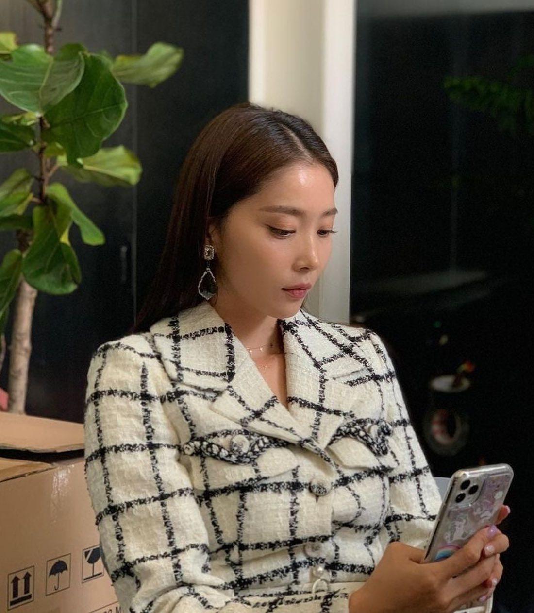 멋진 자기관리 워킹맘❤️오윤아 이미지