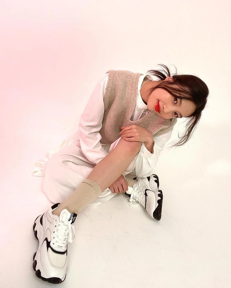 요즘 젤 예뻐🖤👟조이 일상룩 이미지1