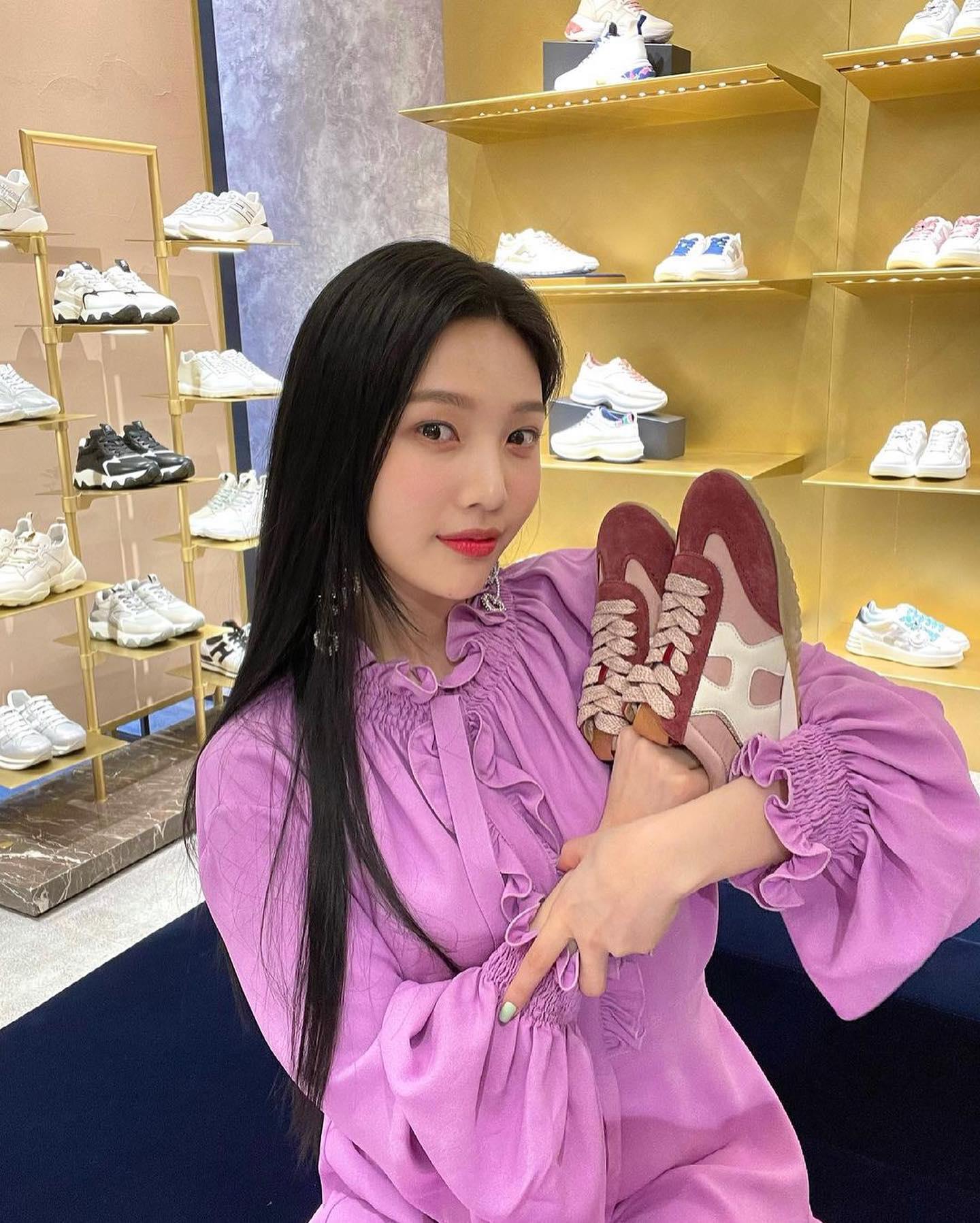 요즘 젤 예뻐🖤👟조이 일상룩 이미지4