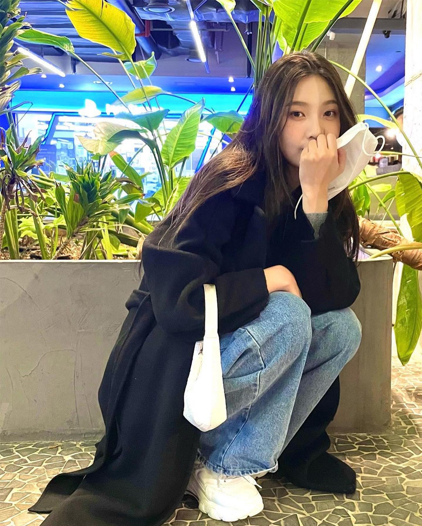 요즘 젤 예뻐🖤👟조이 일상룩 이미지6