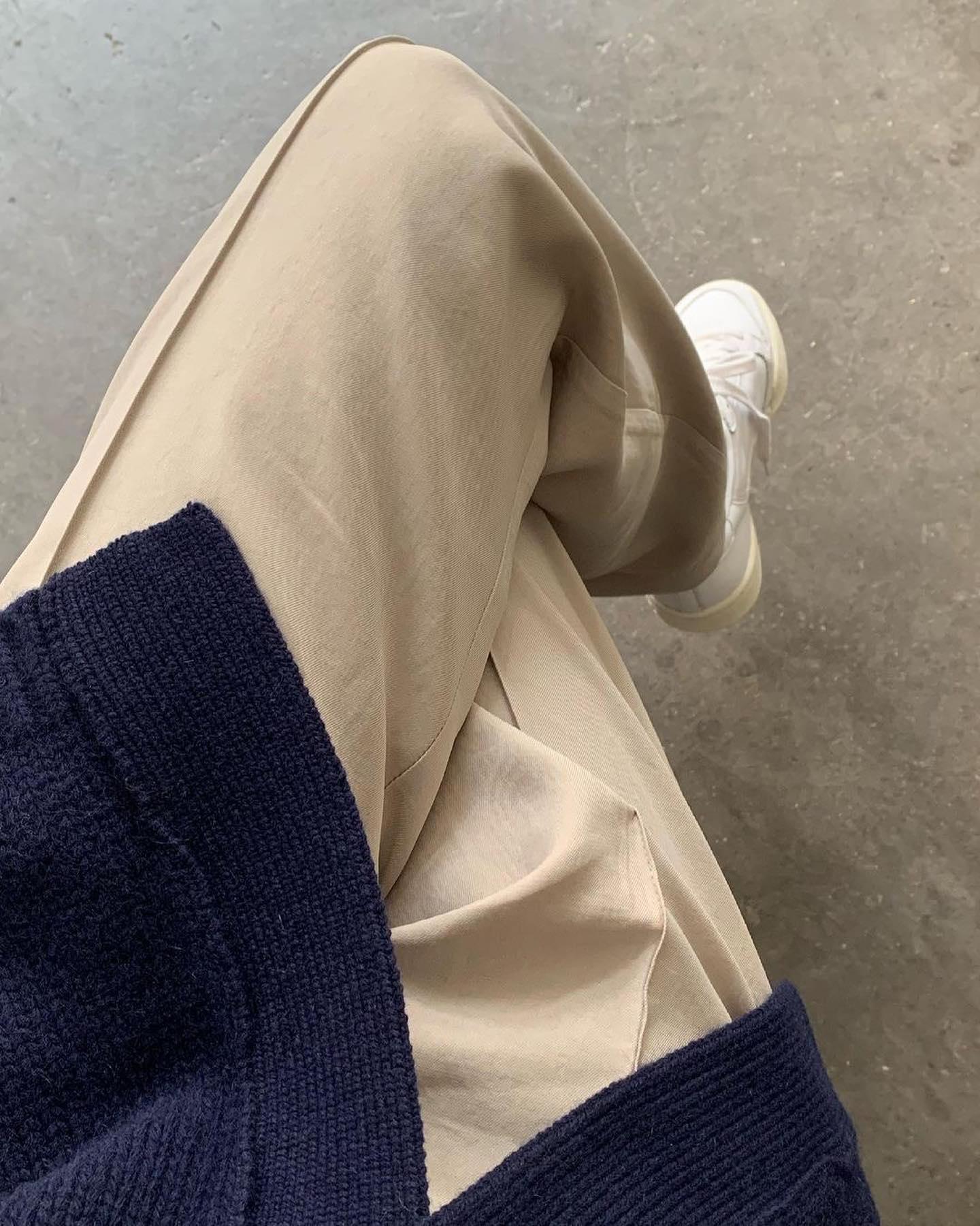 봄날에 참맛💛👅베이지 팬츠 이미지"