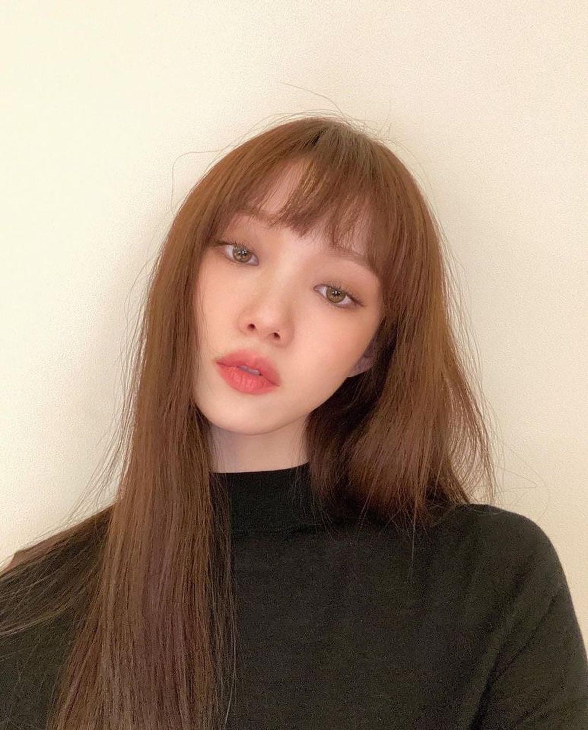 리즈 갱신중인 이성경 미모💕 이미지