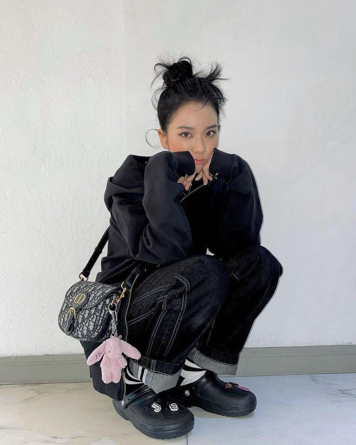 인간 디올 블핑 지수🖤🤍 이미지