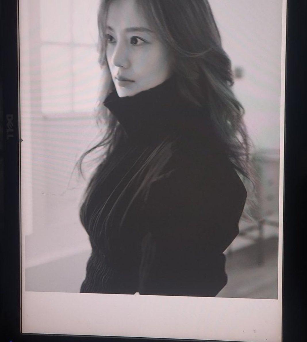 흑백무드 찰떡소화 문채원🖤 이미지