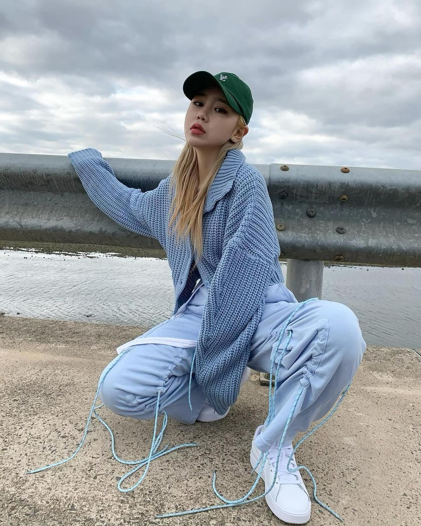 가볍고 편한🌸💛봄 @운동화룩 이미지