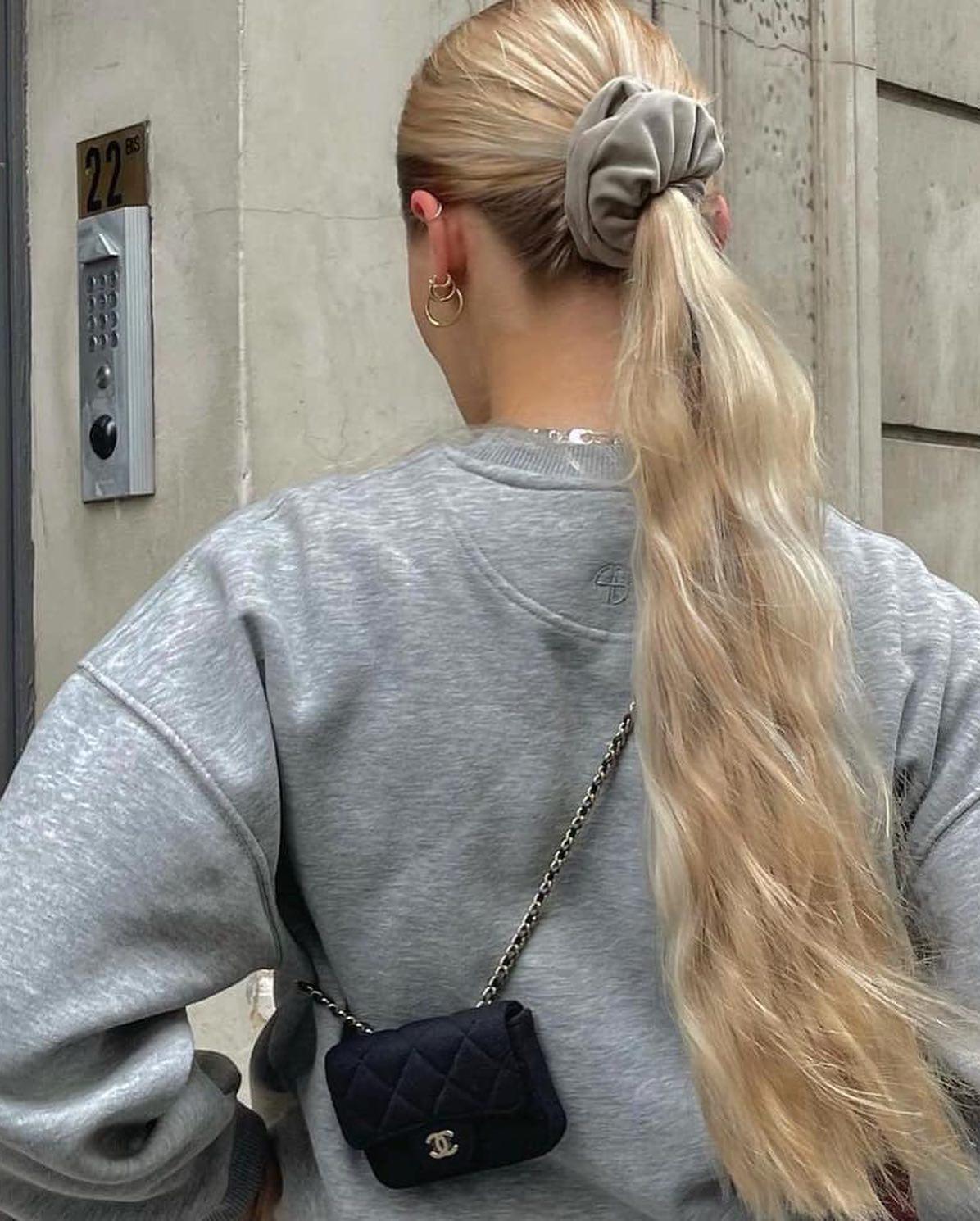 스크런지로 대충묶기👱🏻‍♀️ 이미지