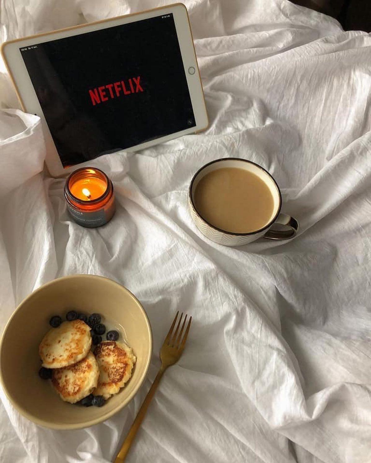 침대에서 넷플릭스🏠❤️젤 좋아 이미지