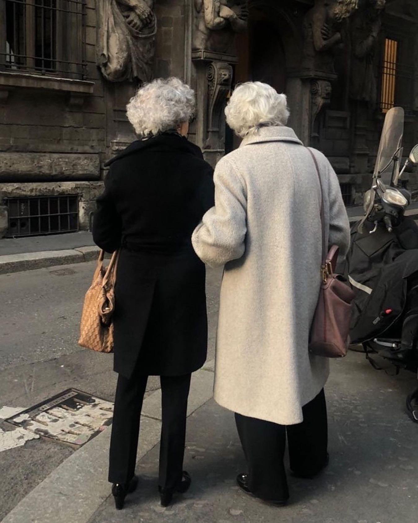 나중에도 이렇게👵🏻👵🏻@우정해⁣⁣
⁣⁣
#우정 #우정룩 #할머니 #할머니랑 #오오티디 #오오티디룩 #코디 #우정사진⁣
-⁣
@gramparents 이미지