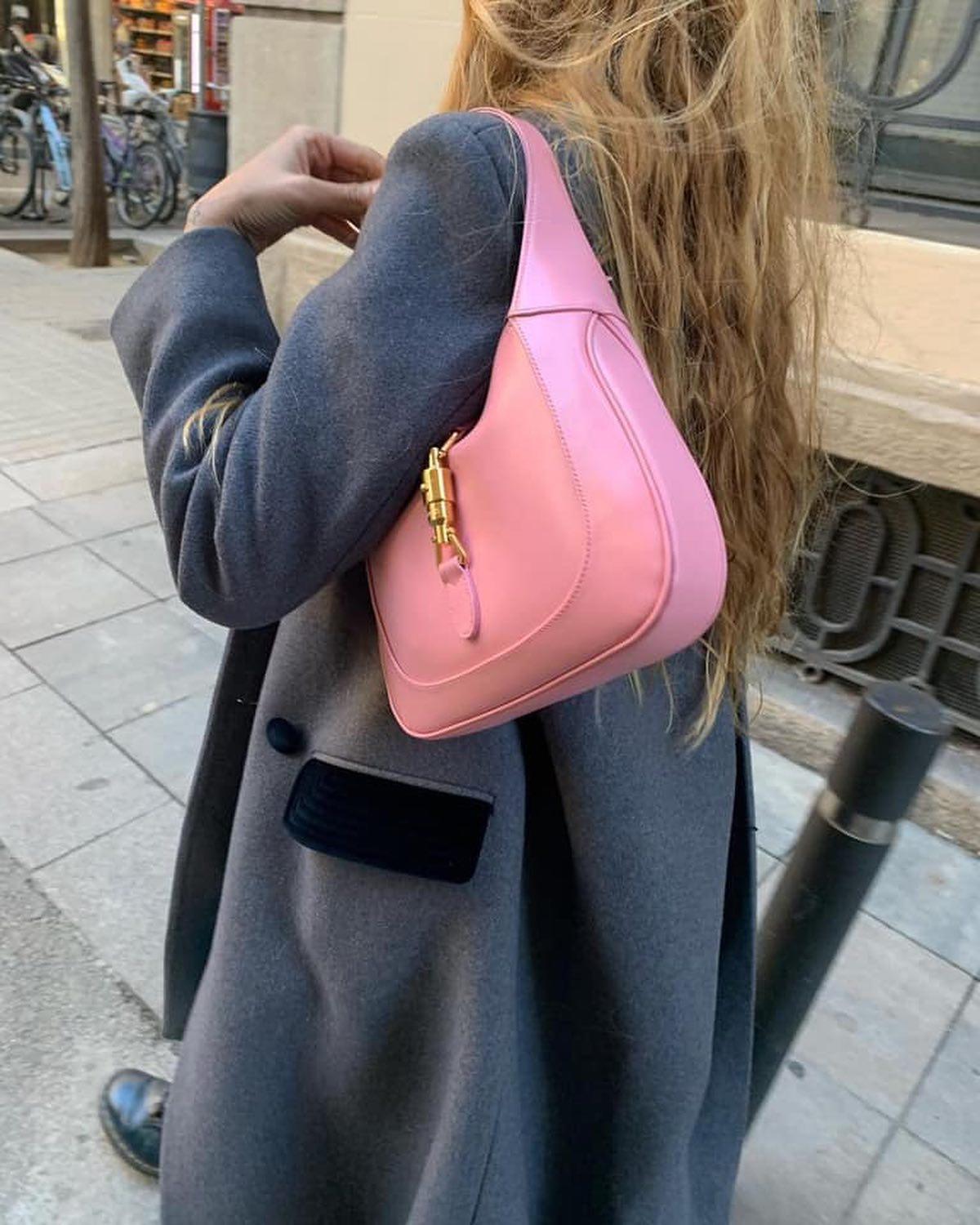 컬러 고르기 어렵다는 재키백💜 이미지