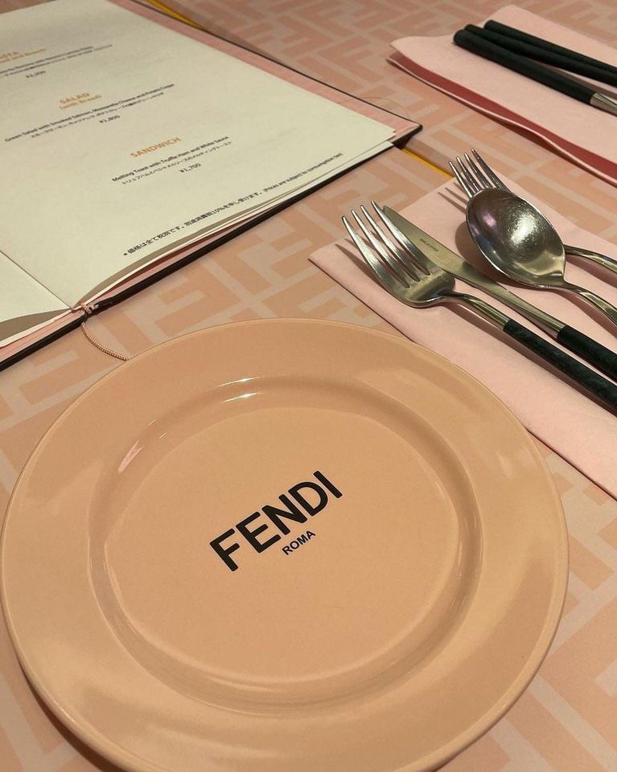 사진맛집 펜디 카페✨💛 이미지