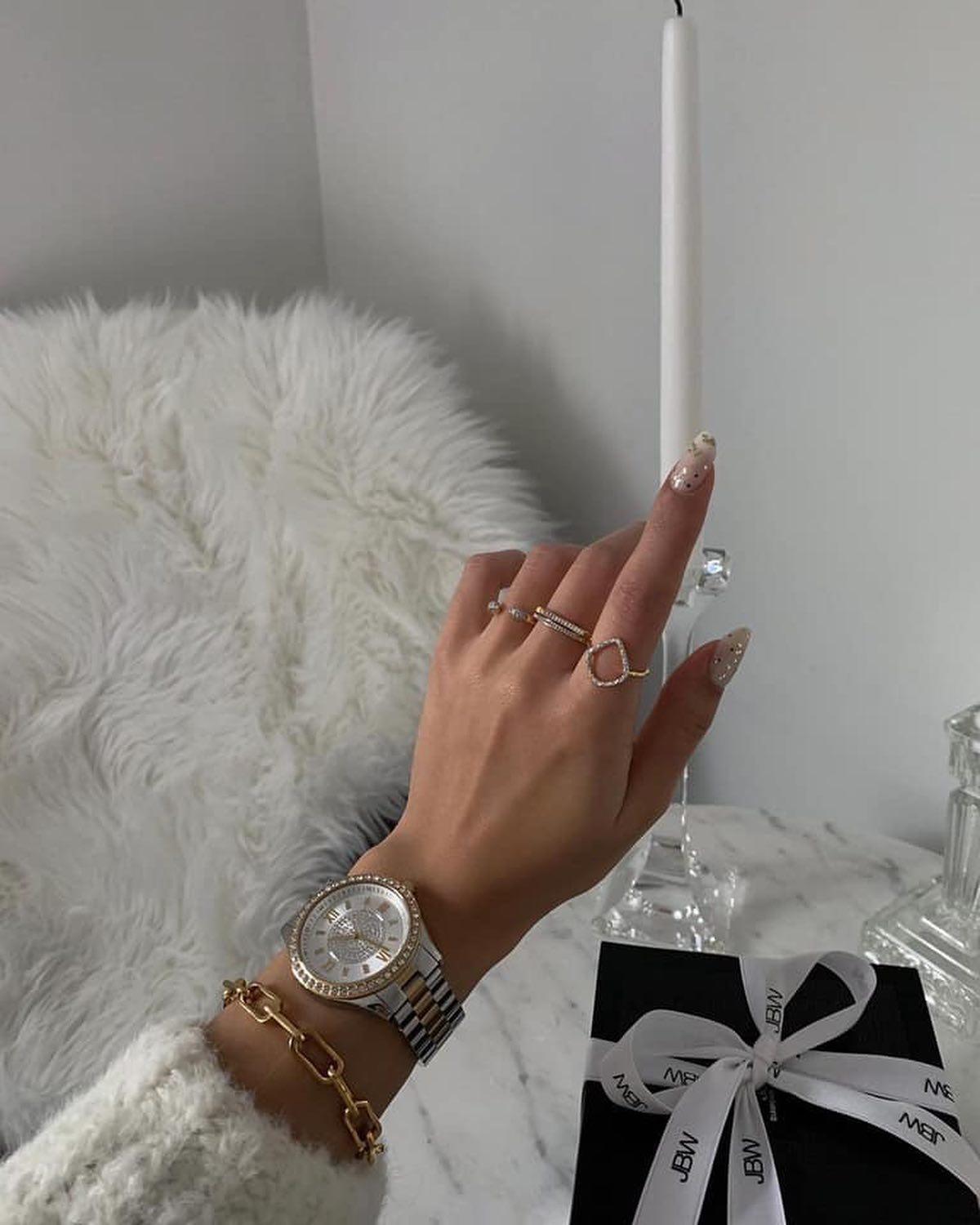 손가락도 블링블링💍🤚🏻 이미지