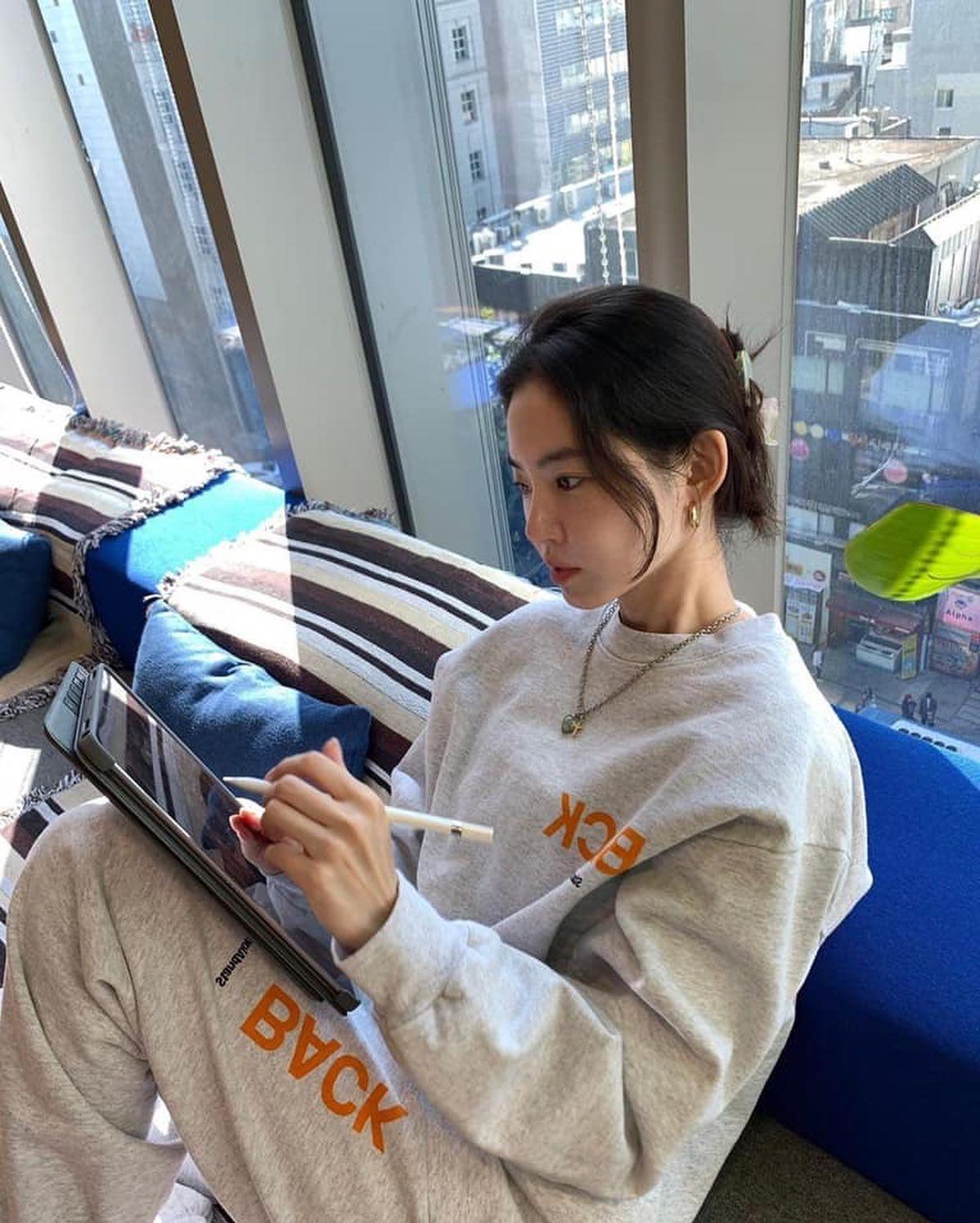 센스있는 맨투맨 스타일링🎲 이미지