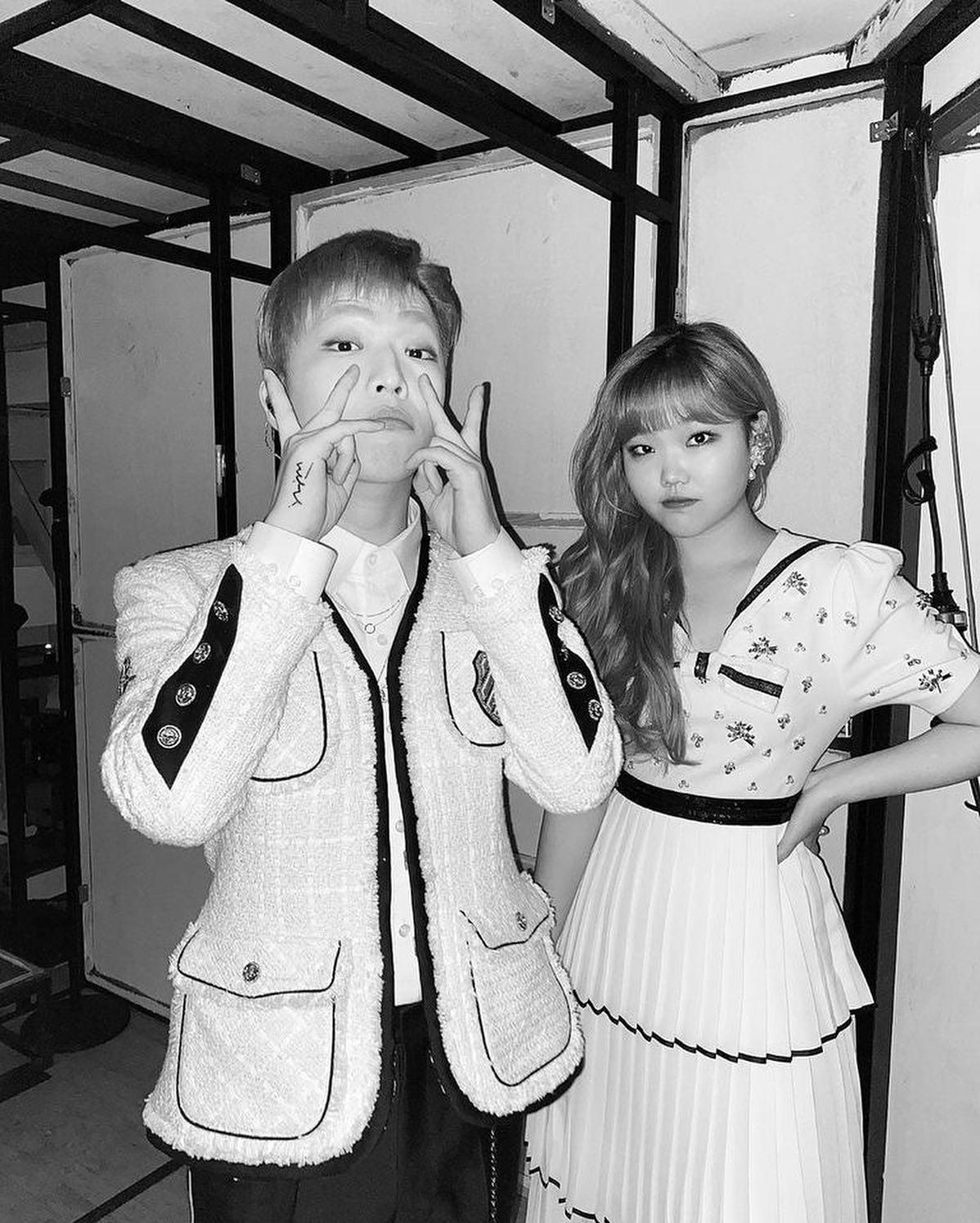 찐남매 악뮤의 스타일링👫✨ 이미지3