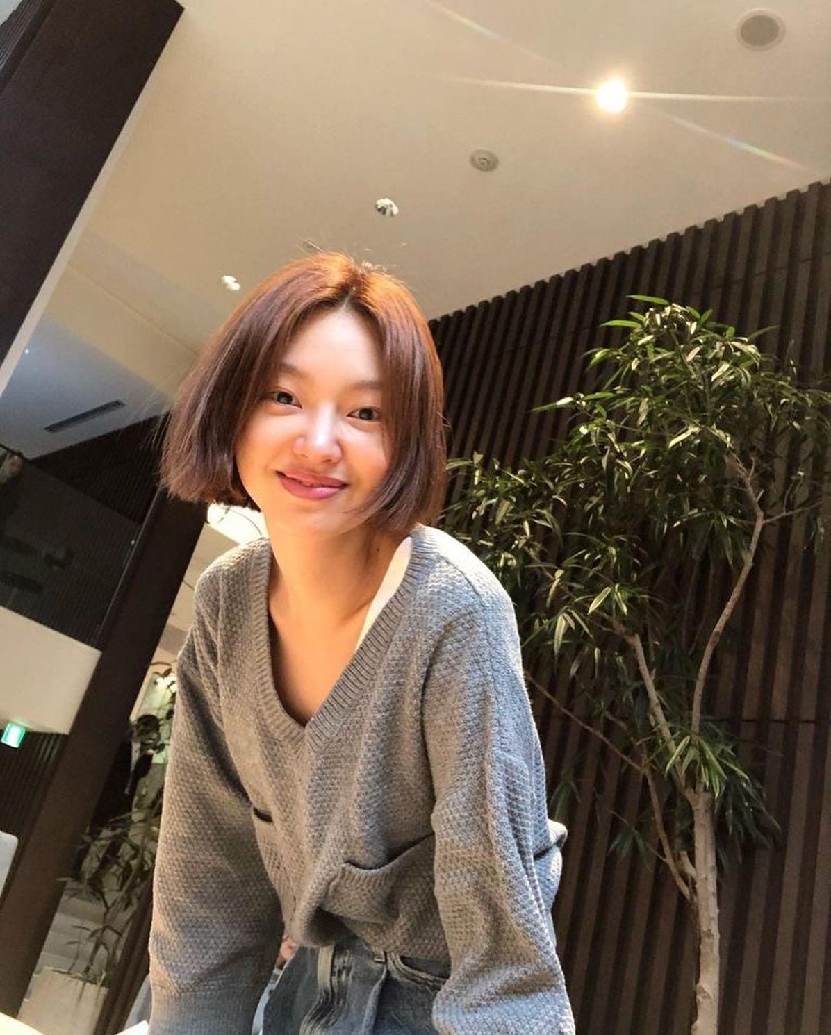 매력돋는 최유화 분위기🌸🌙 이미지4