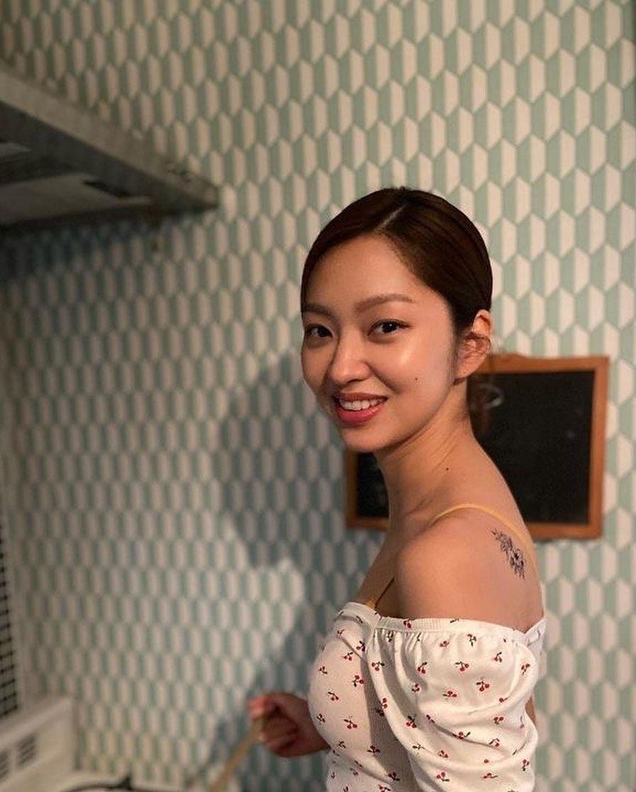 매력돋는 최유화 분위기🌸🌙 이미지7
