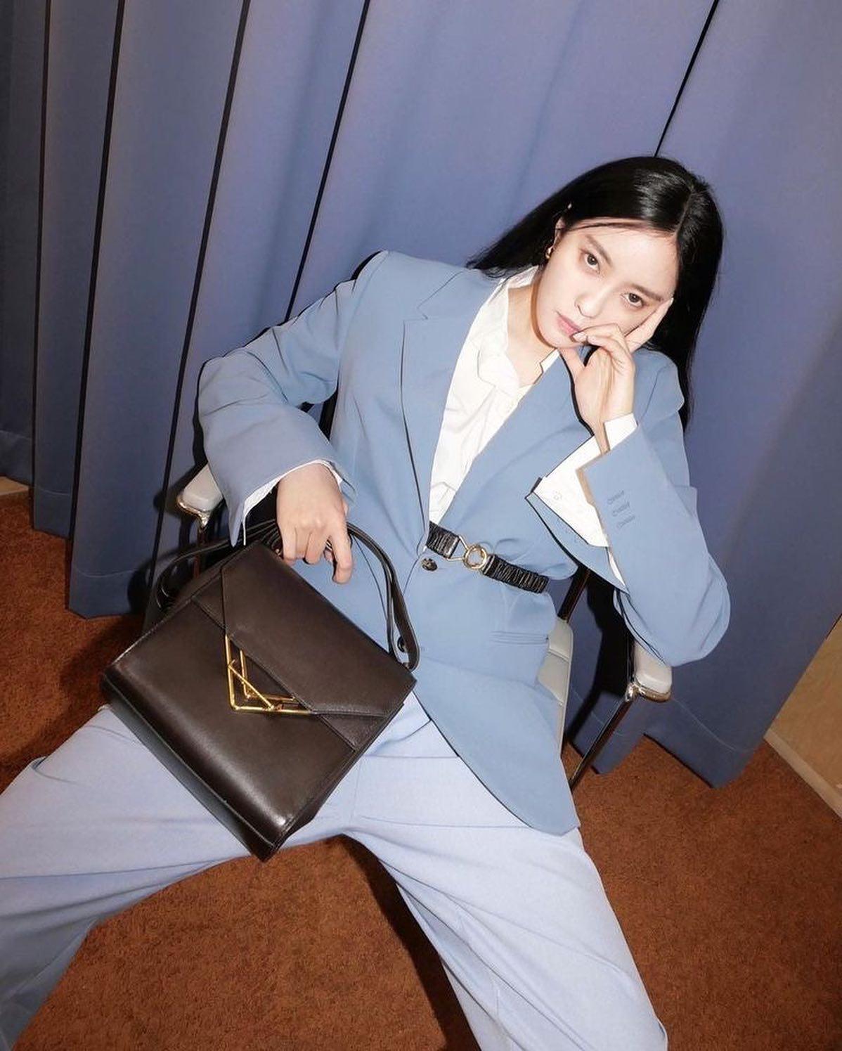 옷들이 효민빨 받는 중❤️💛 이미지5