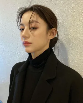 폭발중인 고윤정 비주얼🔥🖤 이미지