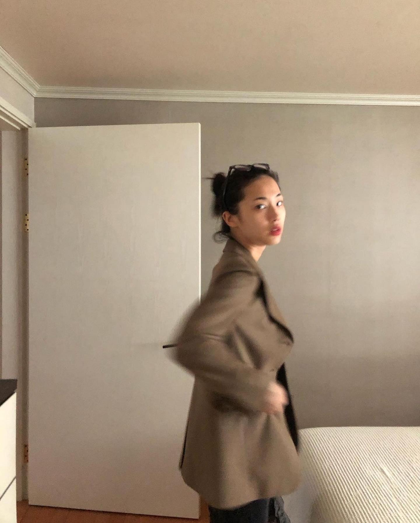 이진하의 무채색 스타일링🤎⁣⁣ 이미지2