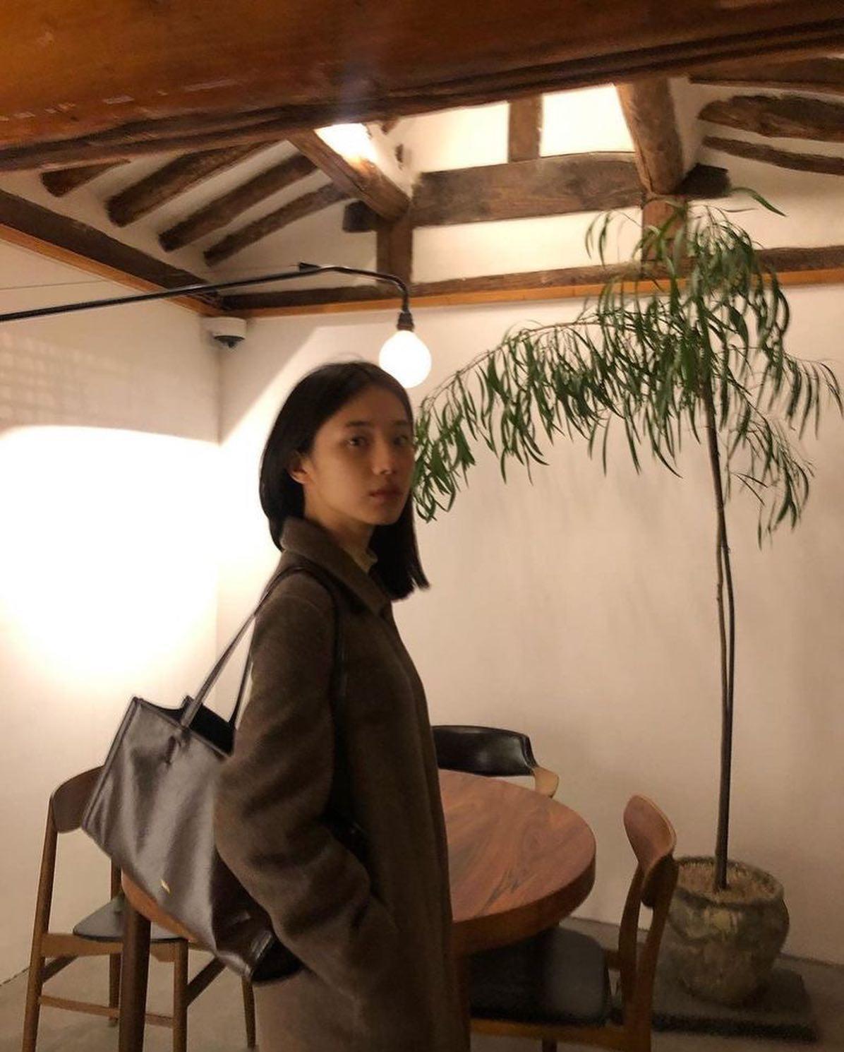 이진하의 무채색 스타일링🤎⁣⁣ 이미지5